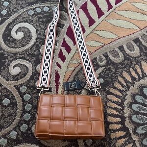 NWT !! German Fuentes puff woven bag with two straps